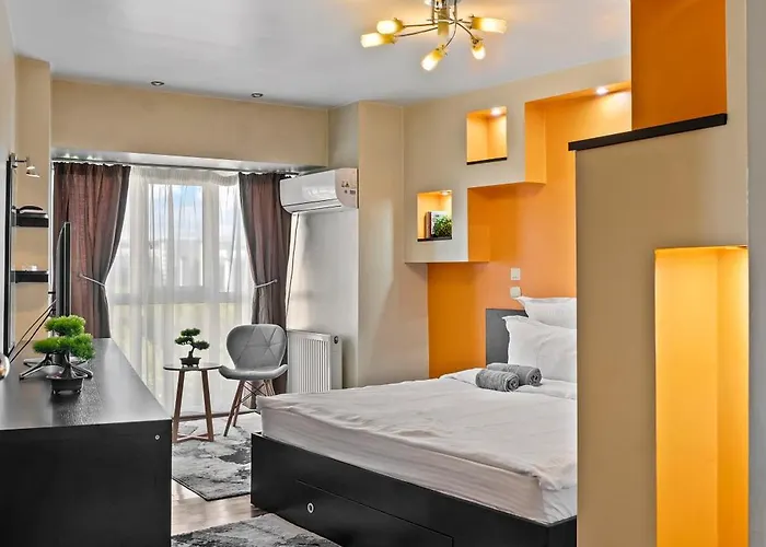 Апартаменти 4 Unirii 47 *